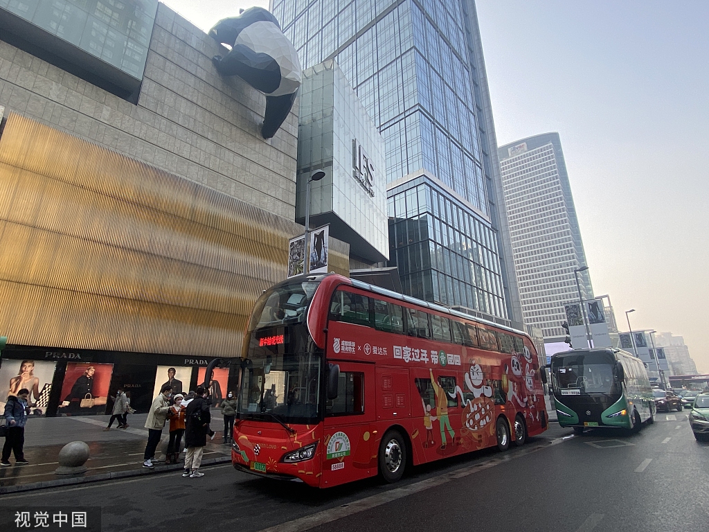 全国开启抢游客模式：景区竞相免门票，多城撒千万文旅消费券